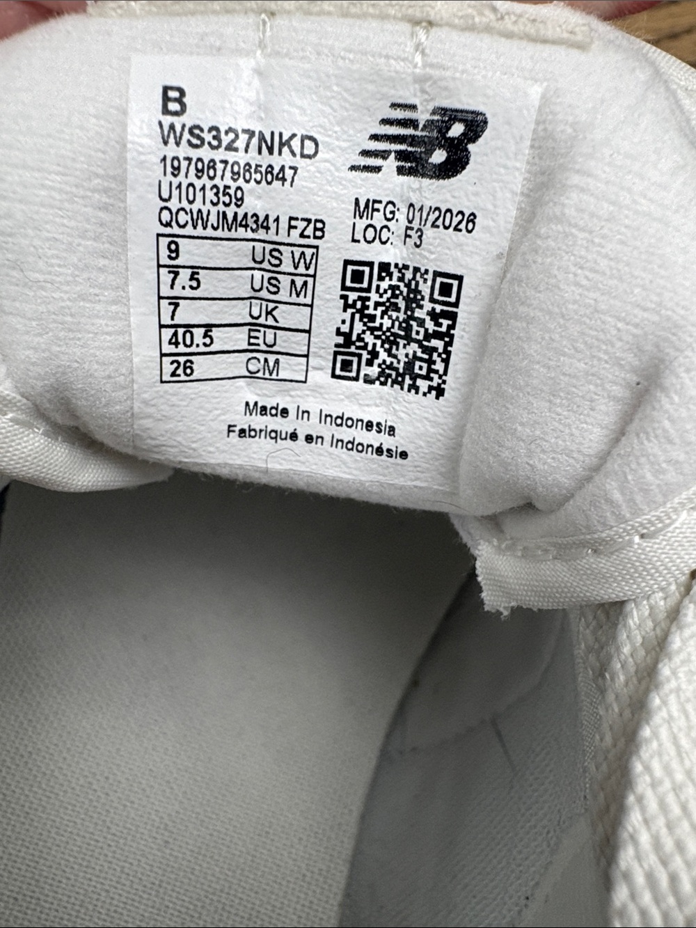 New Balance 327 - Picture 8 of 11